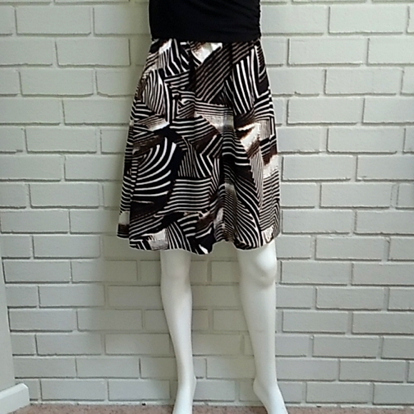 Established 1962 Ruched Fit/Flare Dress. Size 4 - Picture 3 of 11